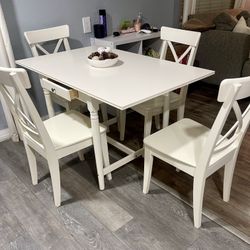 BEAUTIFUL TABLE 4 CHAIRS EXCELLENT CONDITION