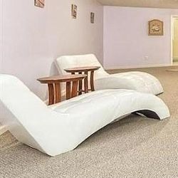 Pair of Lounge Chaise