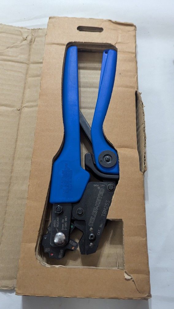 Thomas & Betts TBM25S ISO 9001 Color Keyed Comfort Crimp Compression Tool Pliers have brand new