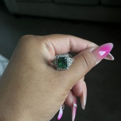 Emerald Sterling Silver Ring 