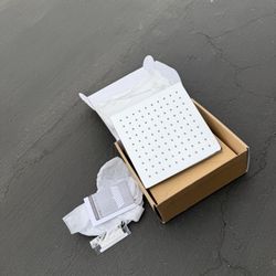 BRAND NEW SPEAKMAN KUBOS 8 INCH SHOWER HEAD