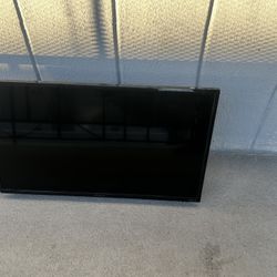 32 inch TV with bracket