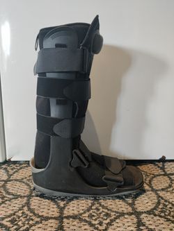 Ankle Brace/Walking Boot w/Compression