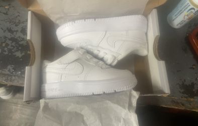 NIKE AIR FORCE 1