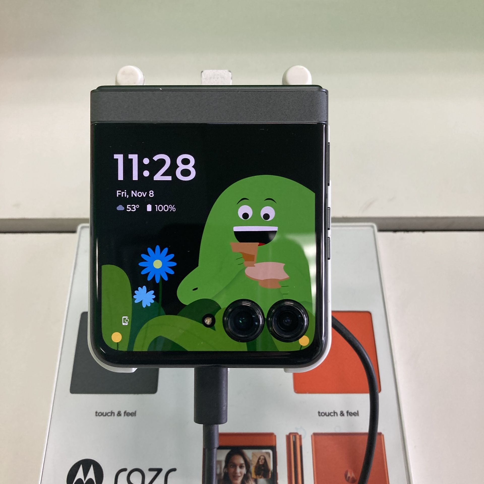 Motorola Razr In 2 Colors
