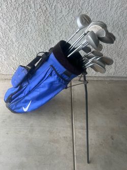 Nike Golf bag with 18 mixed clubs