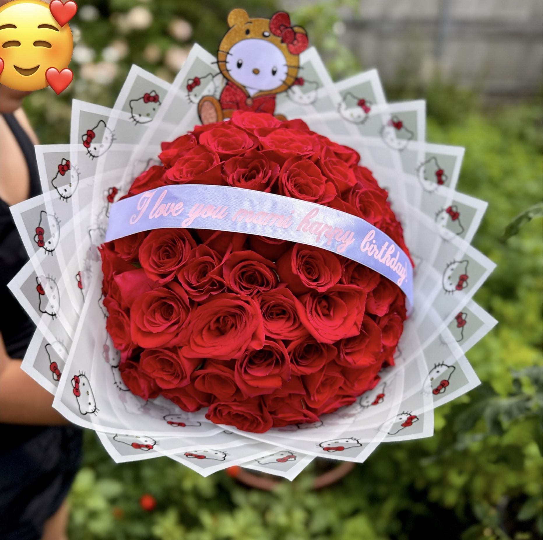 Does Your Loved One Love Hello Kitty?We Have HK Paper. Ramos,Bouquets,Roses,Rosas,Buchones