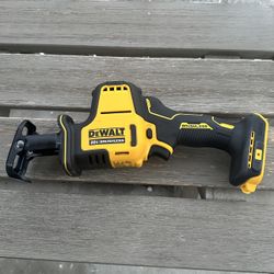 New 20v Dewalt Atomic Brushless Saw Only