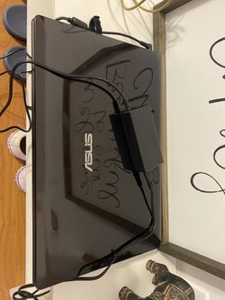 Asus 15.7in laptop like new