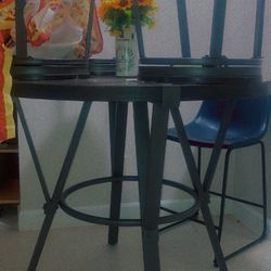 Round Kitchen Table 
