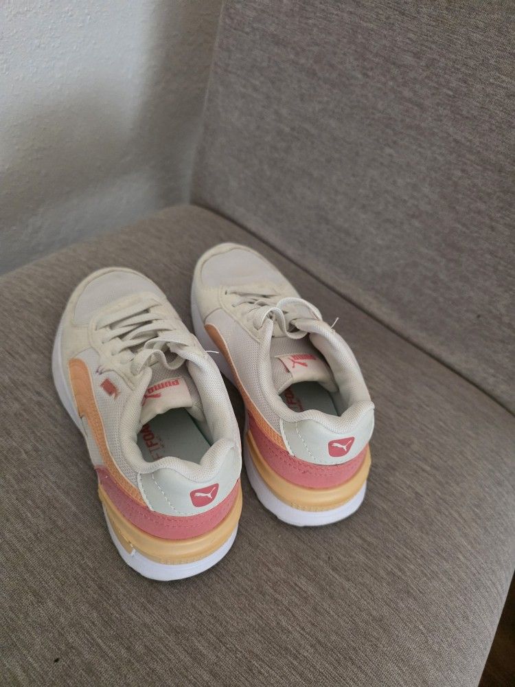 Pumas Girls Tennis Shoes