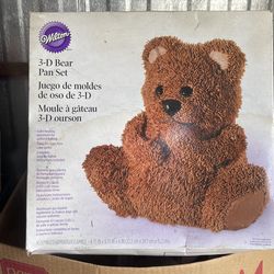 3-D Bear Pan Set