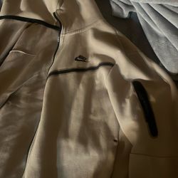 Nike Tech Hoodie Large 