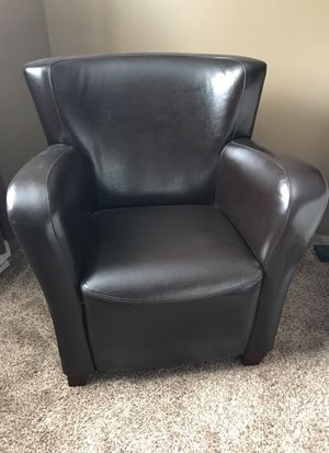 Pier One Leather Club Chair For Sale In Duluth Mn Offerup