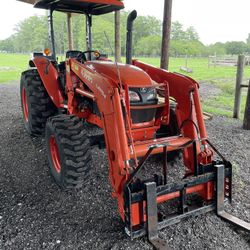 Kubota Tractor Like New
