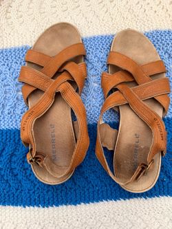 Merrell Women’s Brown Leather Strappy Sandals – Size 8
