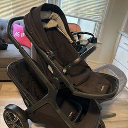 Nuna Demi Grow Double stroller. 