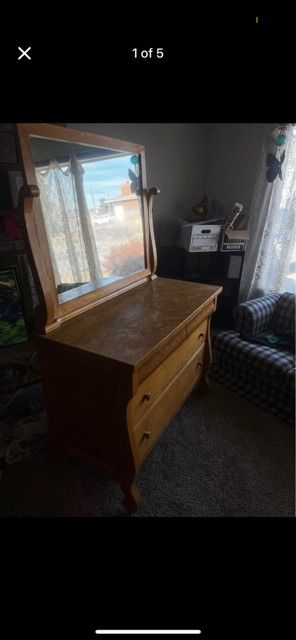 Dresser