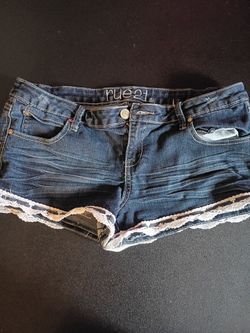 Women's Rue21 Denim Jean Shorts with Lace Trim Size 13/14