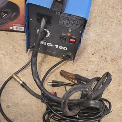 MIG Wire Welder W/helmet