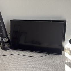 48” Toshiba TV W/ Wall Mount
