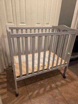 Dream on Me Foldable crib