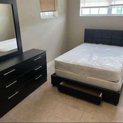 QUEEN SIZE BED AND DRESSER WITH MIRROR  ( MATTRESS NOT INCLUDED)