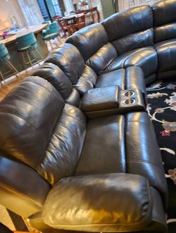 Dark Brown Leather Sectional with Cup Holders – Excellent Condition