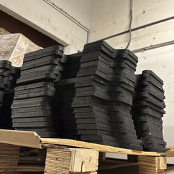 3/4" Ultra-Thick Commercial Gym Flooring - 2.5ft x 2.5ft Tiles