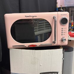 Nostalgia Retrowave Pink Microwave