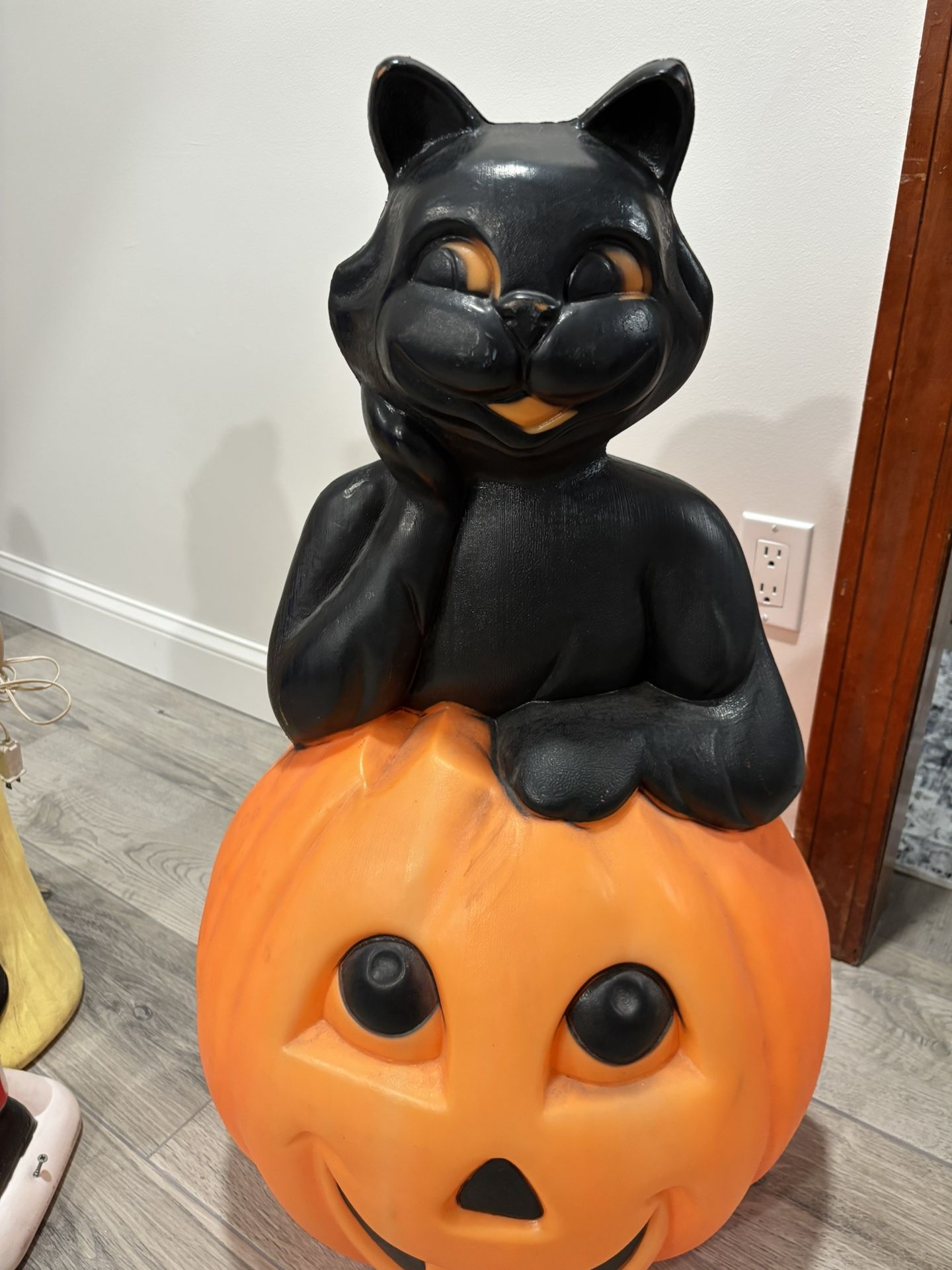 Vintage Black Cat & Pumpkin