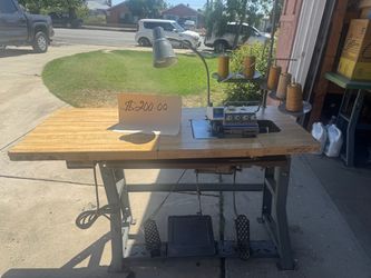 Juki MO-2500 Industrial Serger Sewing Machine with Table