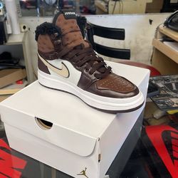 Womans Jordan Size 7