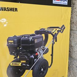 DEWALT


4400 PSI 4.0 GPM Cold
Water Gas Pressure Washer Heavy Duty 