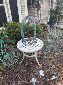 White Cast Iron Round Garden Side Table and chairs. Child SZ