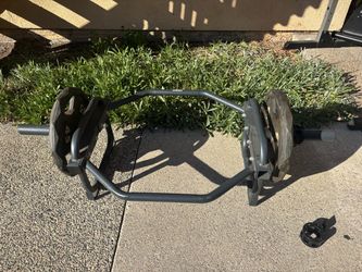 TRAP CAP BAR WITH 2x45 lb WEIGHTS COLLAR LOCKS INCLUDED $120 FIRM
