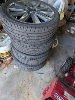 Set of 18 wheels and tires 225 40 18 / 5x114.3