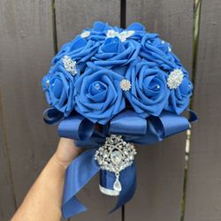Royal Blue Quince Ramo Bouquet Silver