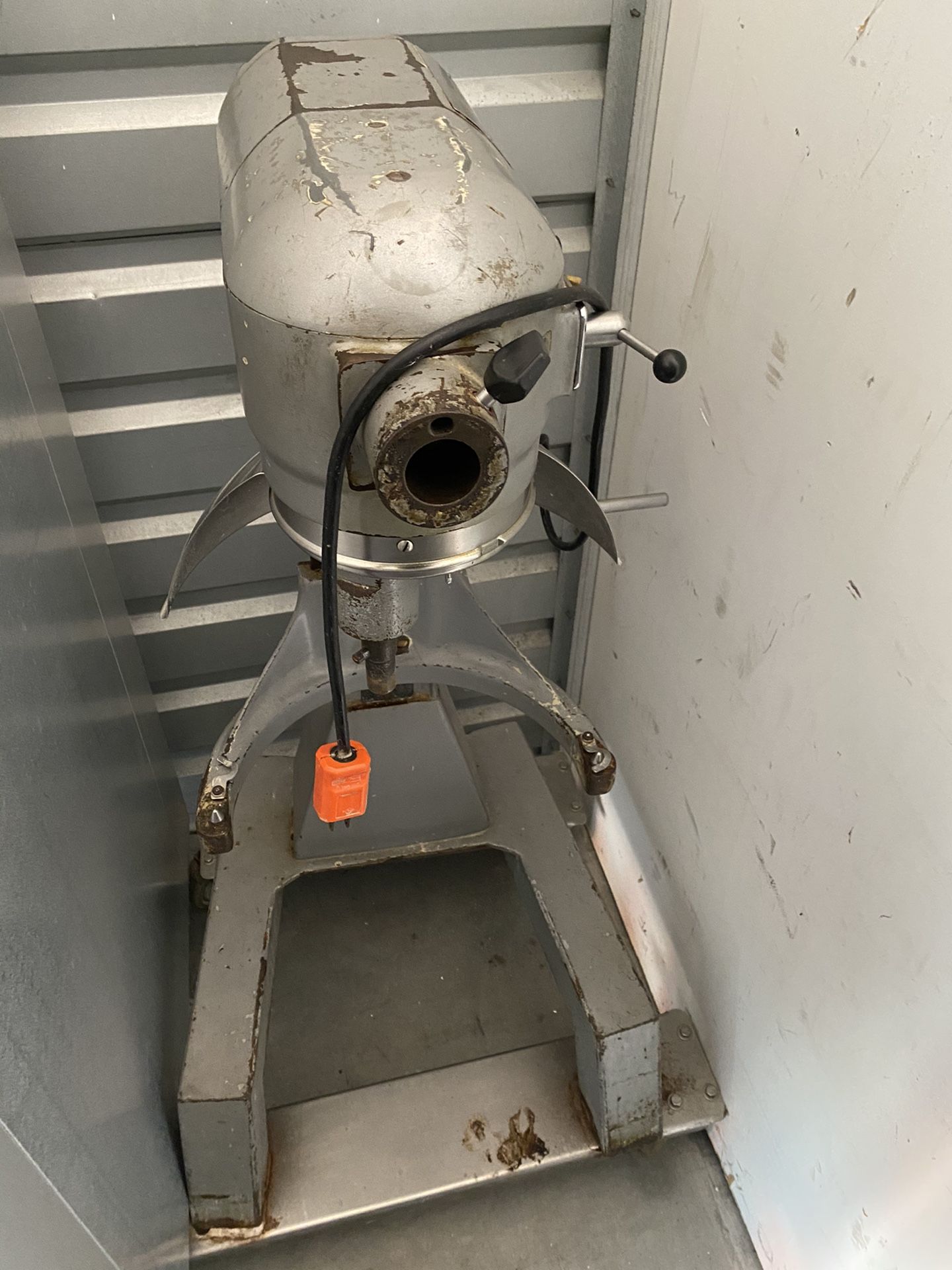 Hobart dough mixers 20 qt 30 qt ** Restaurant equipment for Sale in Orlando, FL OfferUp