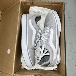HUGE Storage Unit Sale – Vans Sneakers