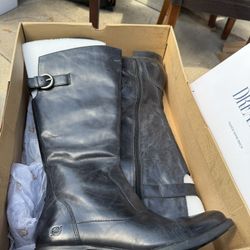 Born Boots Size 9