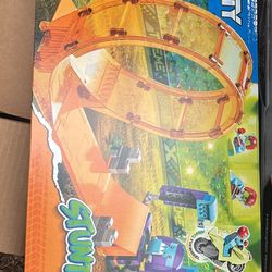 LEGO City Stuntz Smashing Chimpanzee Stunt Loop 60338 with Flywheel Toy Motorcycle, Ramp, Chimp Prop