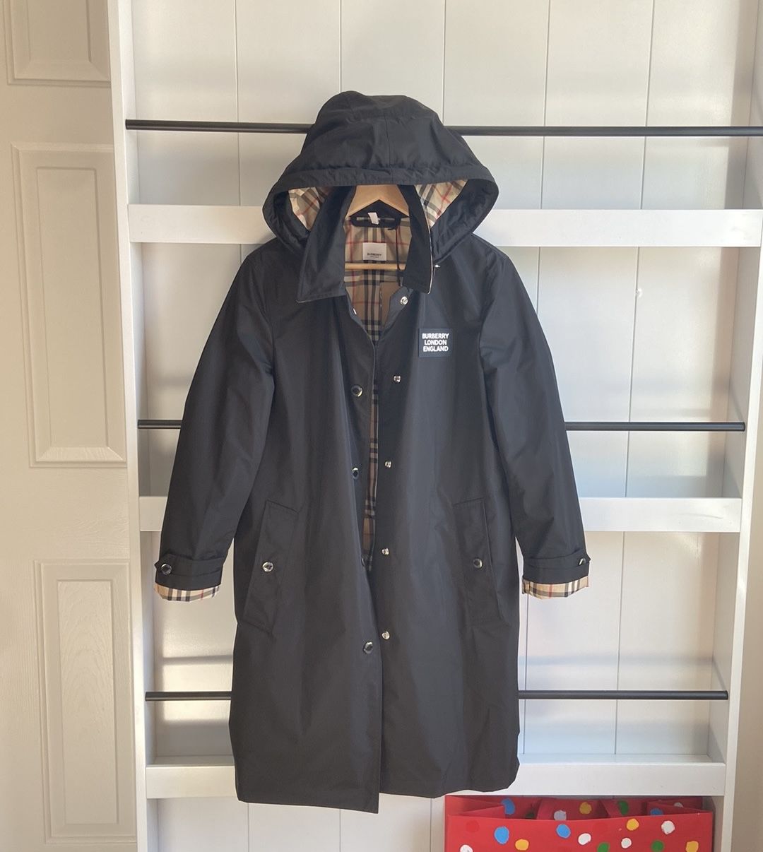 Burberry rain jacket. Size 6. (S-M)