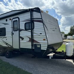 2015 Track and Trail 17’