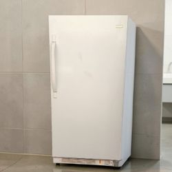 FREEZER....EXCELLENT CONDITION AND VERY CLEAN 