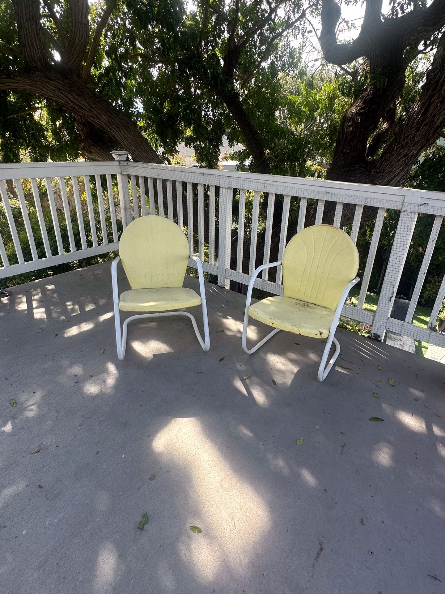 Vintage Metal Clamshell Lawn/Patio Chairs