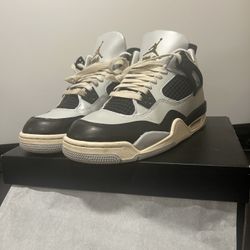 SIZE 8 W0MAN -  Air Jordan 4 Retro Pure Platinum Gold