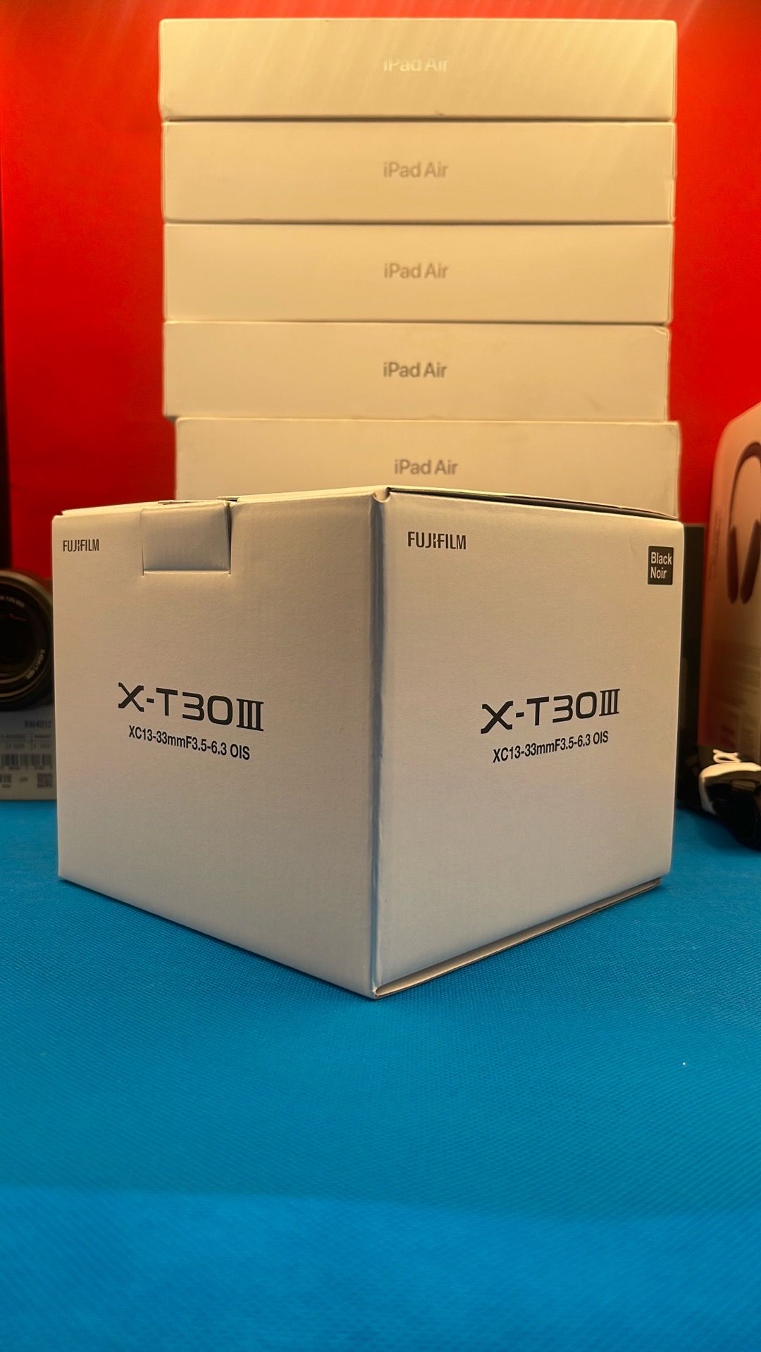 Fujifilm X-T30III with 13-33mm lens. Black