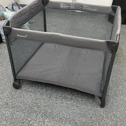 Joovy Twin Bassinet