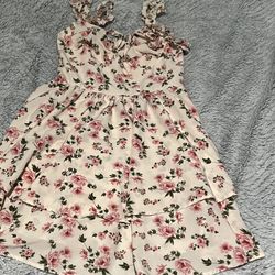 Women’s Dress. Size M